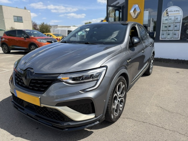 Renault Arkana E-TECH FASTTRACK 145