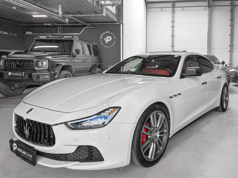 Maserati Ghibli 3.0 V6 S  Q4 Automatik/ Xénon/Camera/Carbonne/20/Leder/VOLL