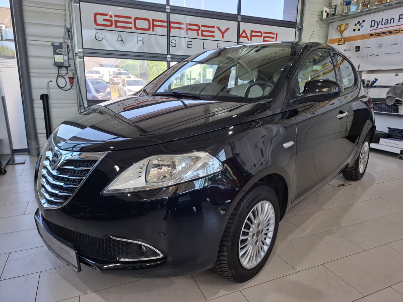 Lancia Ypsilon 1.2 1HAND, BLUETOOTH, PDC AV+ARR.,
