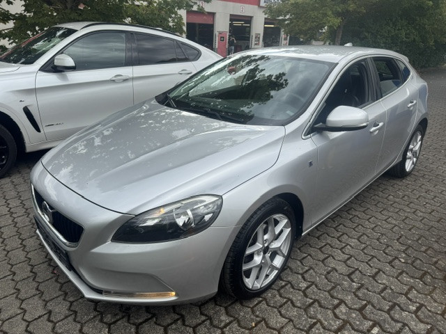 Volvo V40 VOLVO V40 OCEAN RACE 2.0 D LEDER LED NAVI AHK