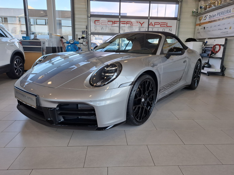 Porsche 992 FACELIFT CARRERA CABRIO PACK CHRONO BOSE CUIR NAVI 1 HAND 360°
