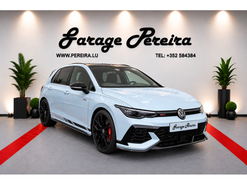 Volkswagen Golf GTI FACELIFT 2.0 TSI 300 CLUBSPORT CRYSTAL ICE BLUE IQ LIGHT HARMAN KARDON PANO NAVI