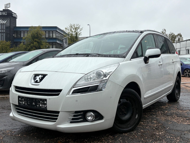 Peugeot 5008 Premium 150 PS / LEDER / PANO / NAVI /