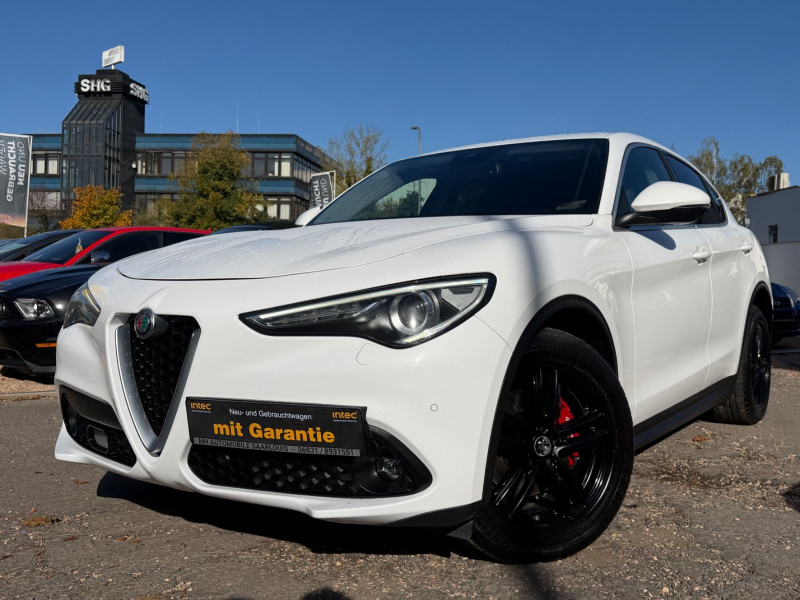 Alfa Romeo Stelvio Super 2WD/Leder/Navi/Kamera/
