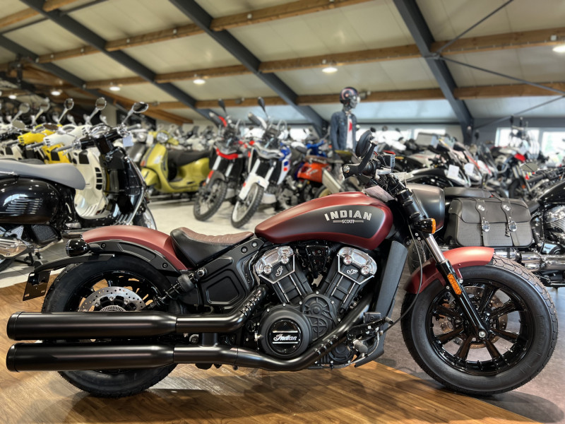 Indian Scout Bobber 1200cc  Ruby Smoke