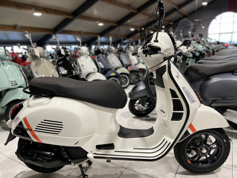 Vespa GTS Super Sport 125 Blanc
