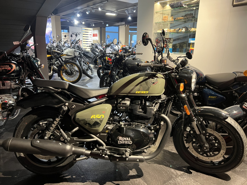 Royal Enfield Shotgun 650 green drill
