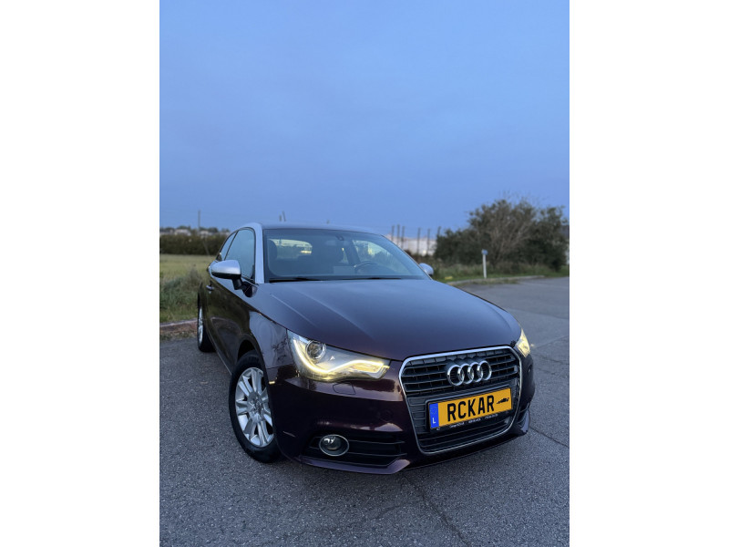 Audi A1 1.6 TDI 90CH 4CV **Phares Xénon, Capteurs, Clim** // GARANTIE 12 MOIS