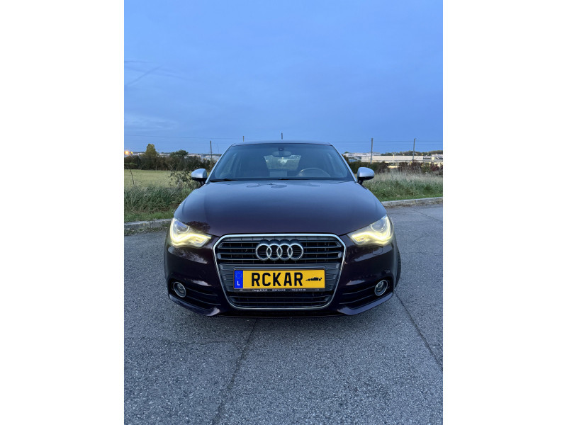 Audi A1 1.6 TDI 90CH 4CV **Phares Xénon, Capteurs, Clim** // GARANTIE 12 MOIS