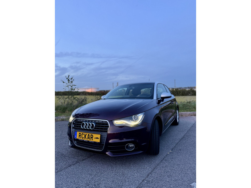 Audi A1 1.6 TDI 90CH 4CV **Phares Xénon, Capteurs, Clim** // GARANTIE 12 MOIS