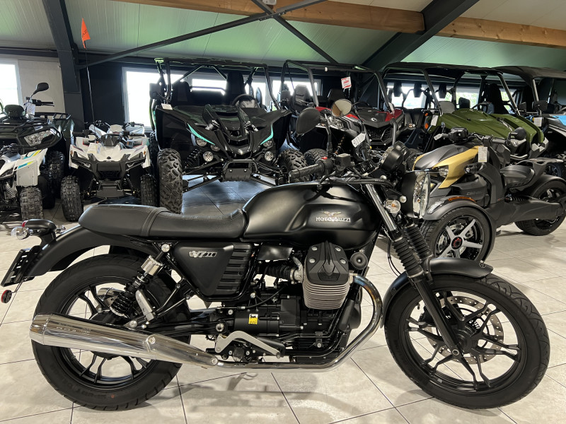 Moto Guzzi V 7 STONE  II BLACK