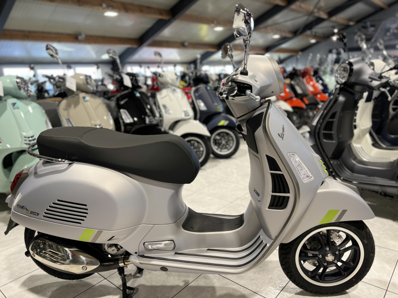 Vespa GTS Super Tech 300