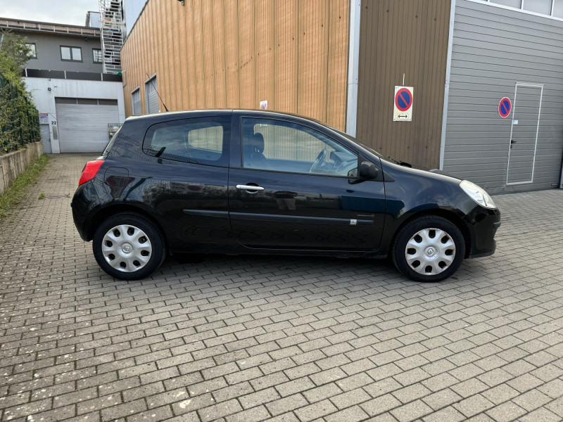 Renault Clio III 1.2 75ch 3P *1 AN GARANTIE INCLUS + IMMATRICULATION**