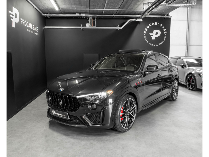 Maserati Levante 3.8 TROFEO/ FULL OPTION/ BELUFT/CARBON/SCHIEBEDACH