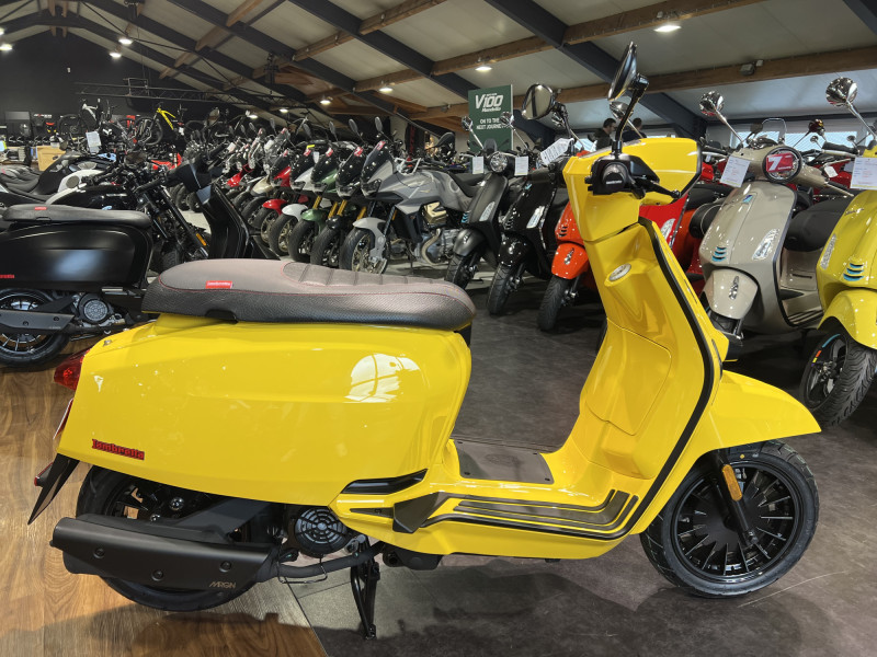 Lambretta V-125 Special