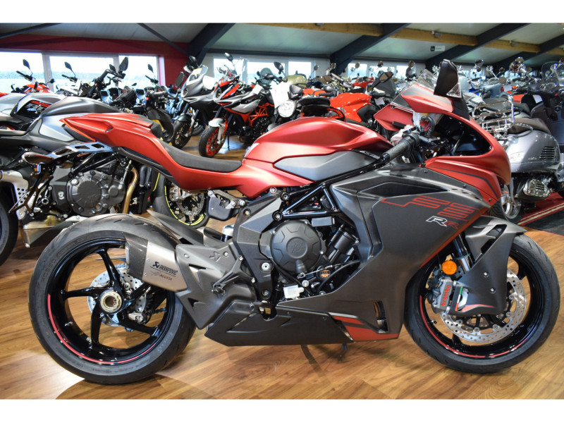 MV Agusta F3 800 RR Fire red matt  kit racing inclus.