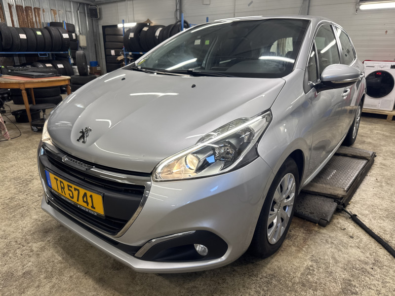 Peugeot 208 1.6 HDI 100CV ACTIVE 5P BLUEHDI