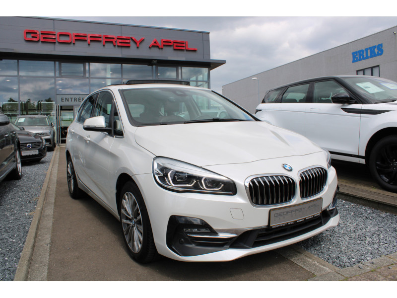 BMW 225 I XDRIVE LUXURY 1.HAND CUIR BI-XENON NAVI 4X4