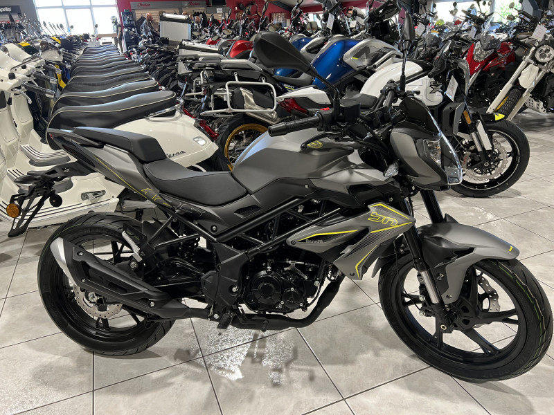 Benelli BN 125 GRIS