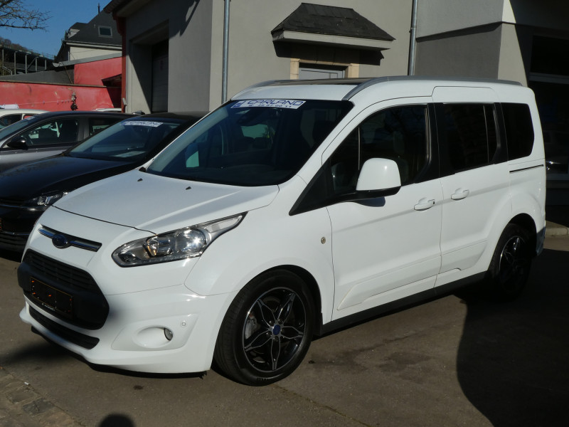 Ford Tourneo Connect TDCi 120 Auto. Titanium