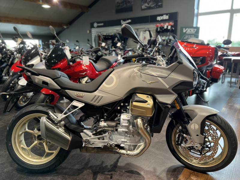 Moto Guzzi V 100 MANDELLO AVIAZONE NAVALE VALISES INCLUS