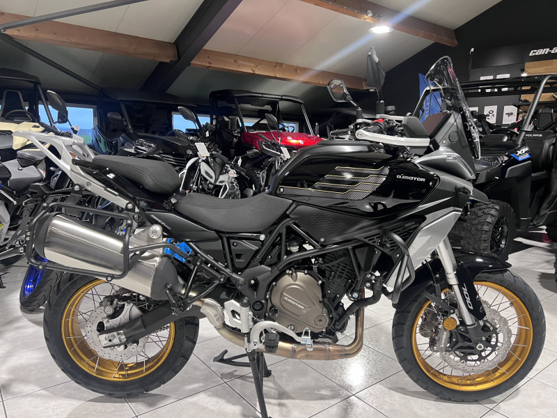 QJ Motor SRT 700 SX TOURING