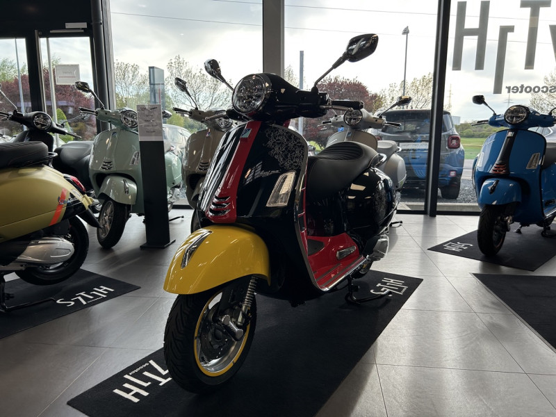 Vespa GTS 310 Mickey Mouse Disney Edition GAS