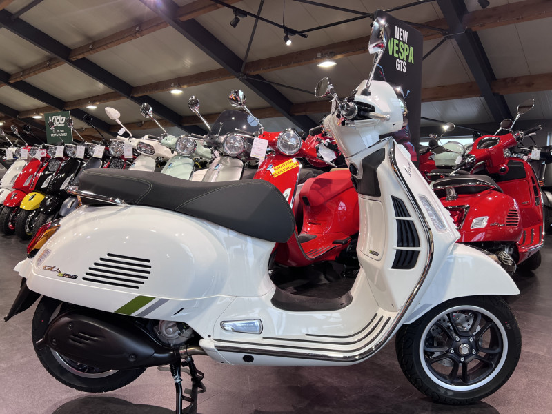 Vespa GTS Super Tech 125