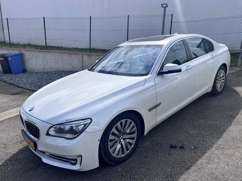 BMW 750 D XDRIVE HEAD UP SOFCLOSE PANO CUIR NAVI TURBO Defekt