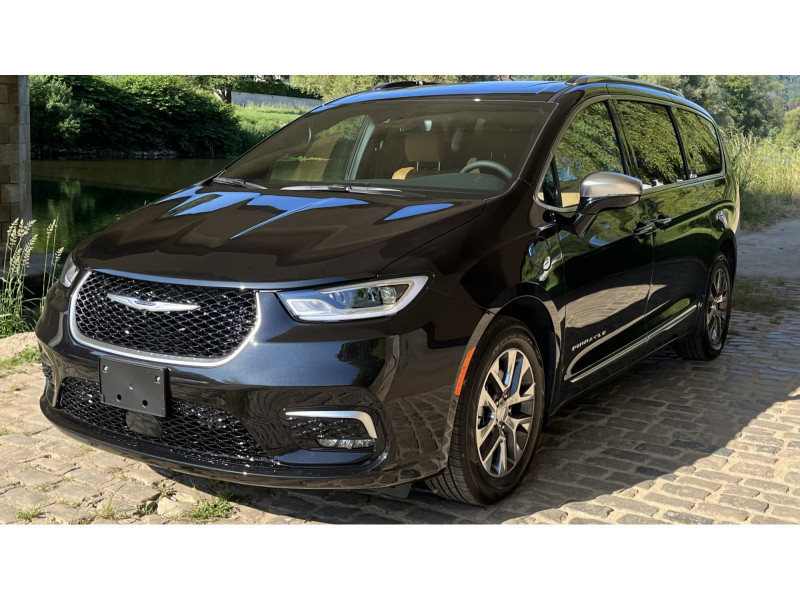 Chrysler Pacifica Limited Pinnacle Hybrid DVD FULL