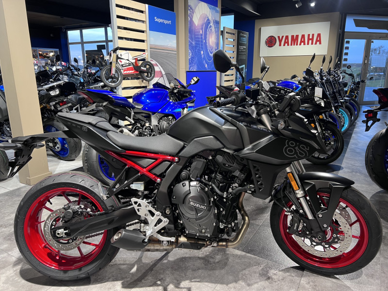 Suzuki GSX-8S 