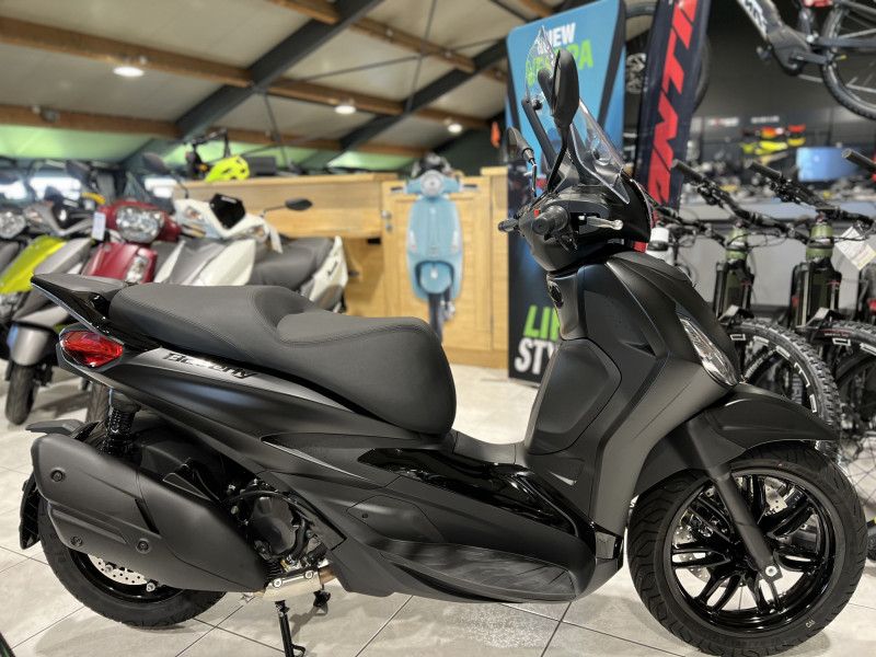Piaggio Beverly 400 DEEP BLACK