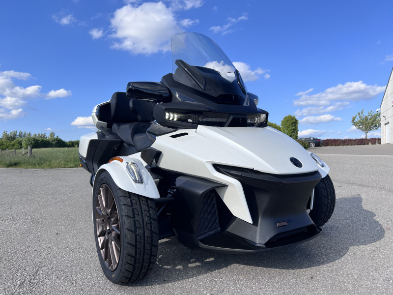 Can-Am Spyder RT SEA TO SKY MY25