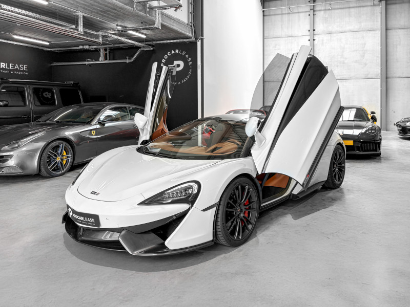 McLaren 570S 570S Coupé 3.8 Bi-Turbo V8/AKRAPOVIC | LIFT/ MALUS P./Ceramic/Camera/