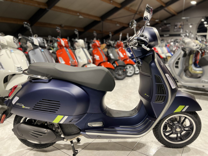 Vespa GTS Super Tech 125 Bleu Matt