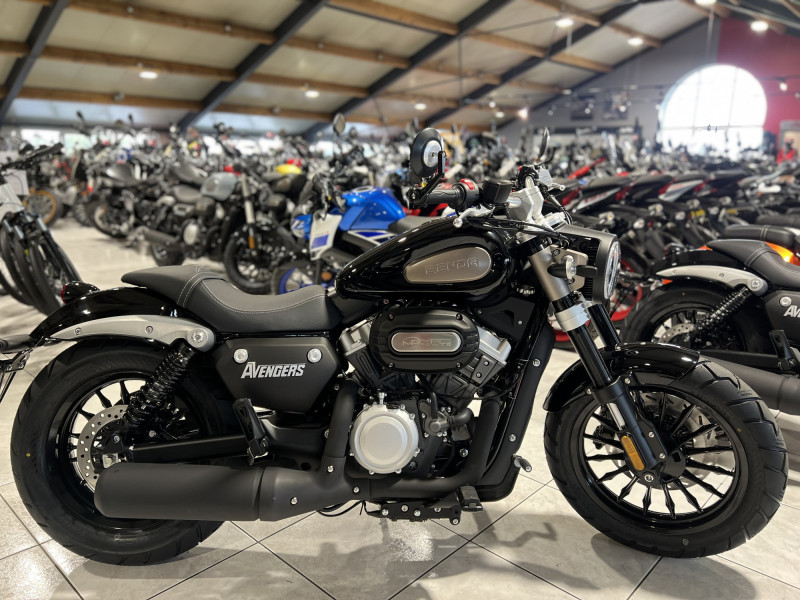 Benda Avengers 125 